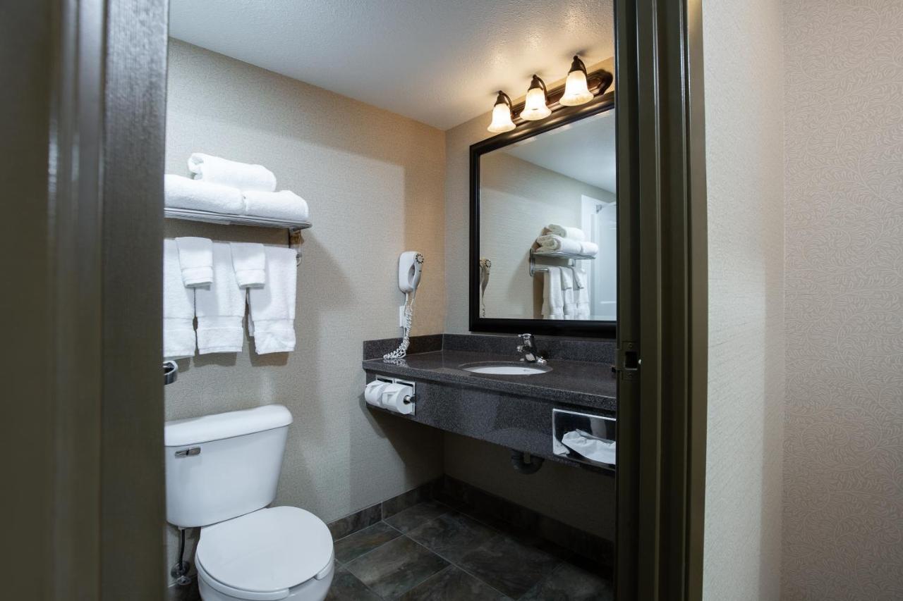 Pomeroy Hotel Fort St. John Exterior foto